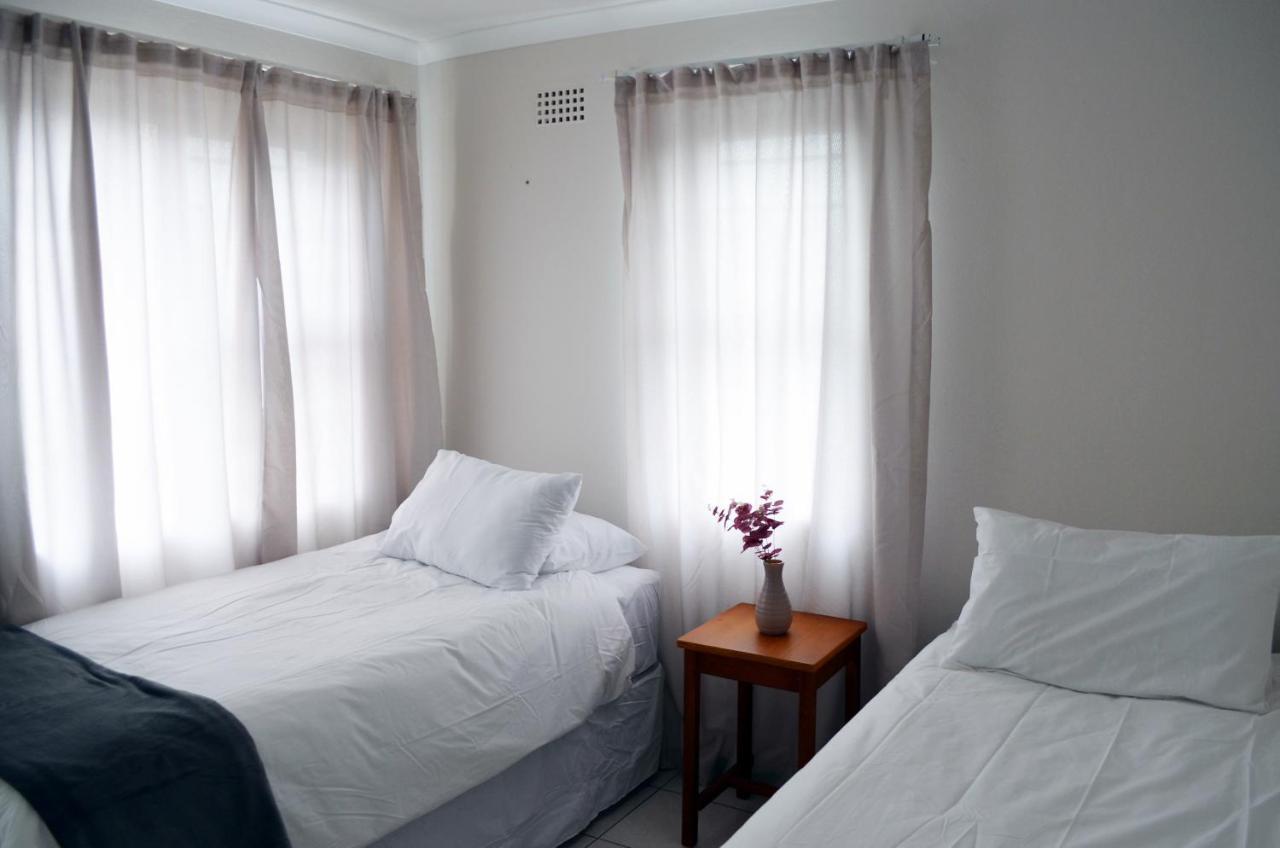 Broadway Self Catering Apartments Дурбанвиль Экстерьер фото