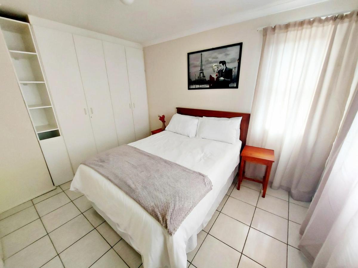 Broadway Self Catering Apartments Дурбанвиль Экстерьер фото