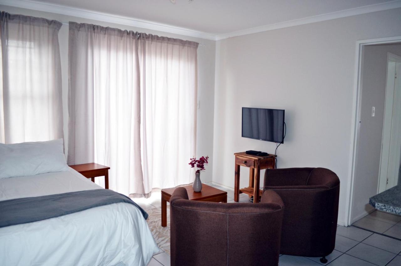 Broadway Self Catering Apartments Дурбанвиль Экстерьер фото