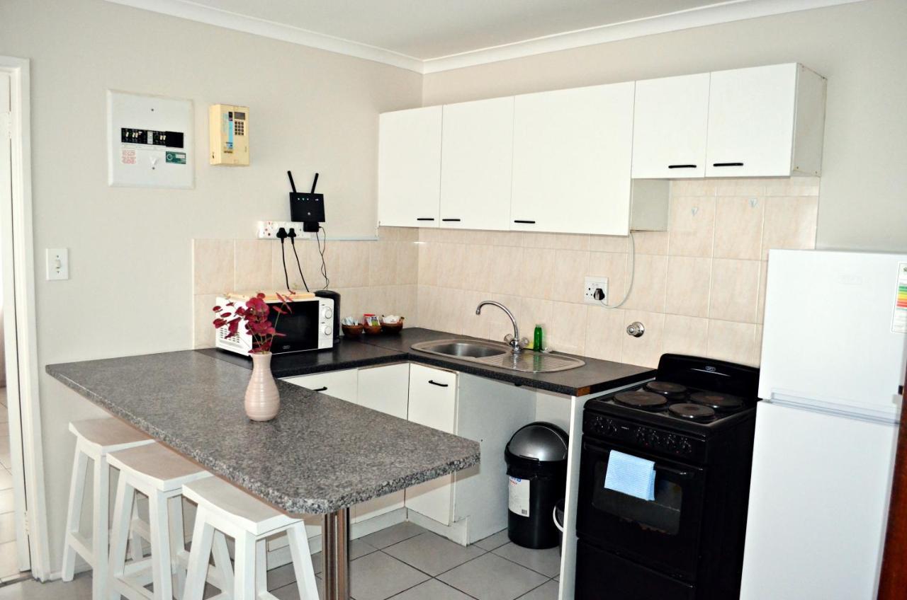 Broadway Self Catering Apartments Дурбанвиль Экстерьер фото