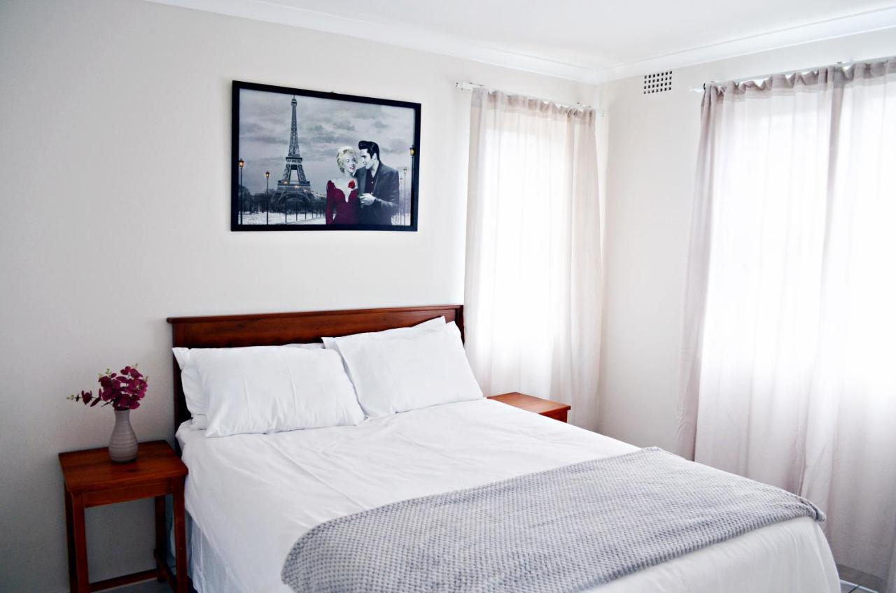 Broadway Self Catering Apartments Дурбанвиль Экстерьер фото