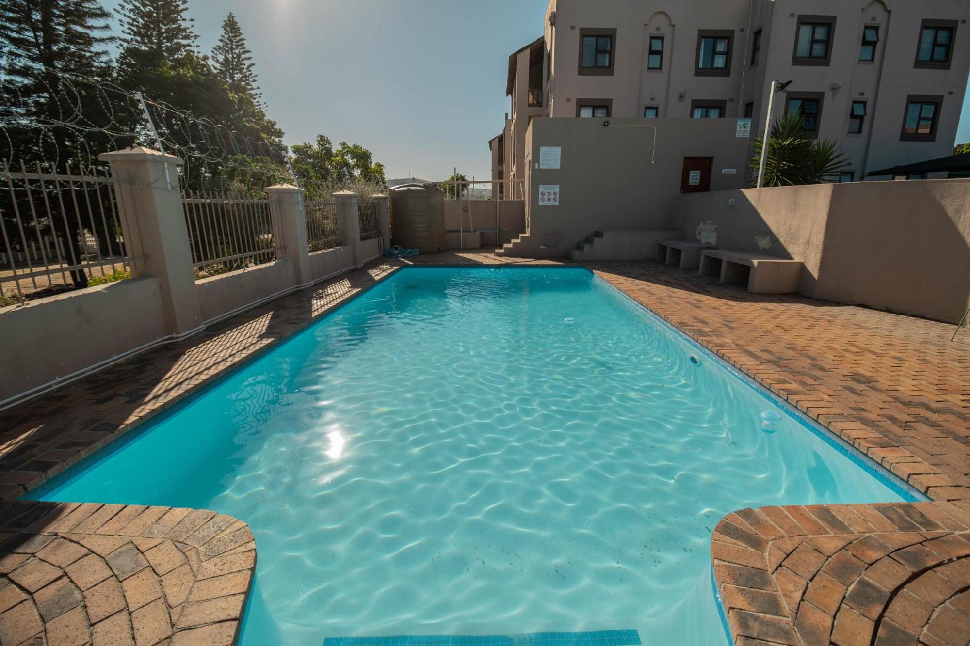 Broadway Self Catering Apartments Дурбанвиль Экстерьер фото