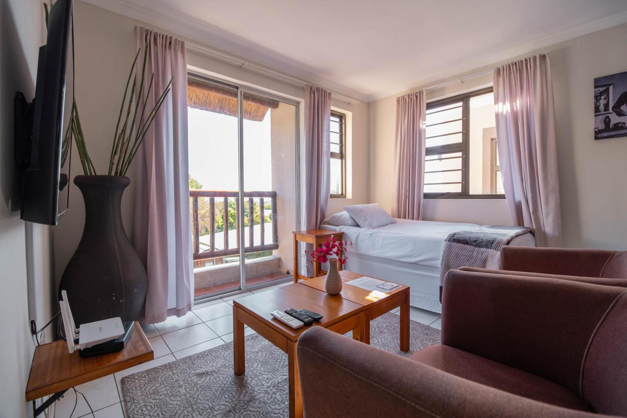 Broadway Self Catering Apartments Дурбанвиль Экстерьер фото