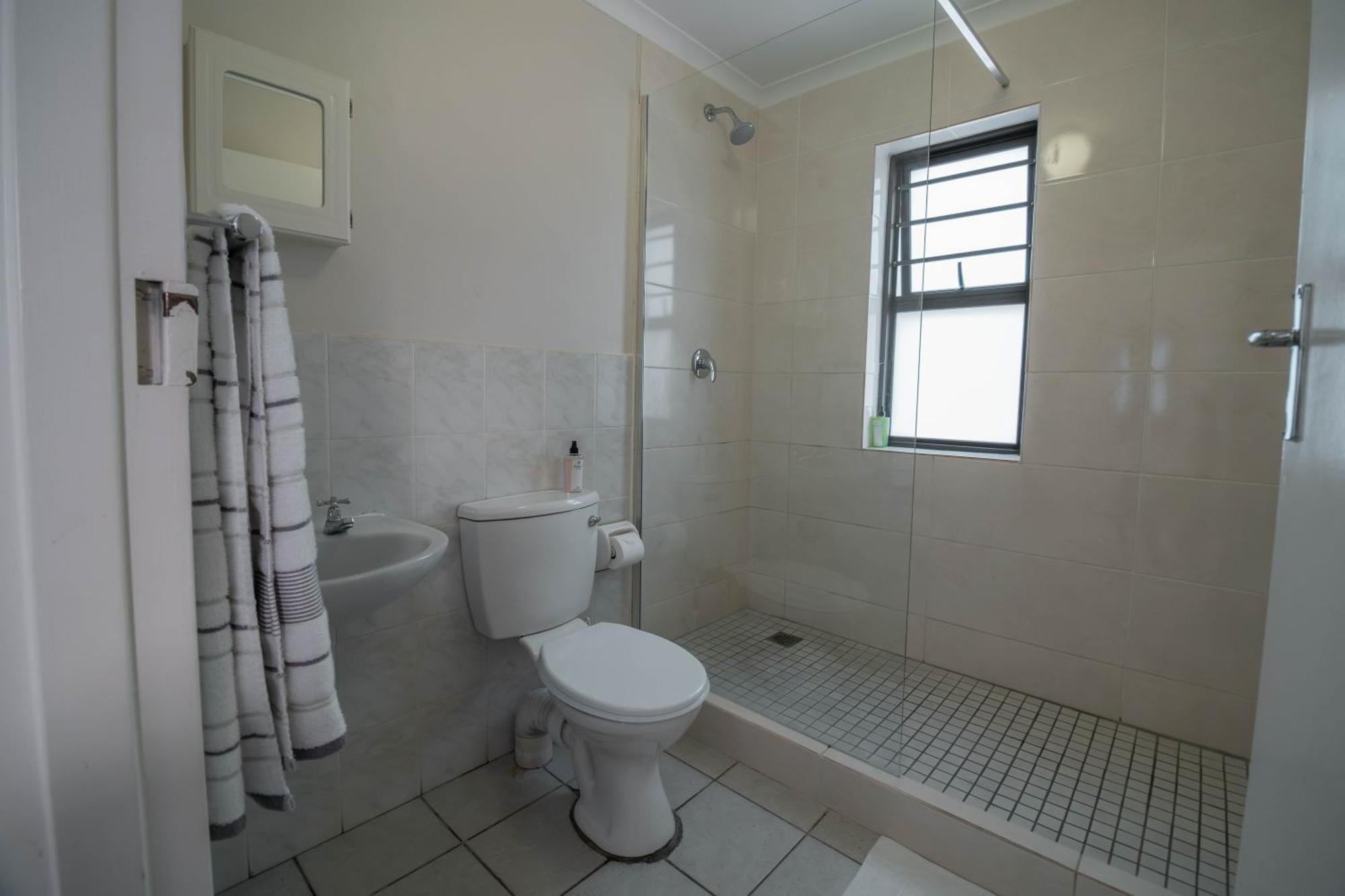 Broadway Self Catering Apartments Дурбанвиль Экстерьер фото