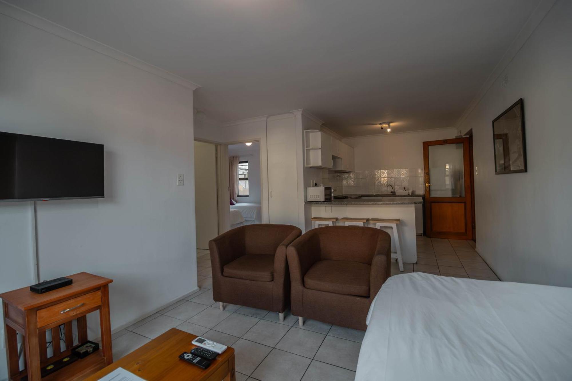 Broadway Self Catering Apartments Дурбанвиль Экстерьер фото